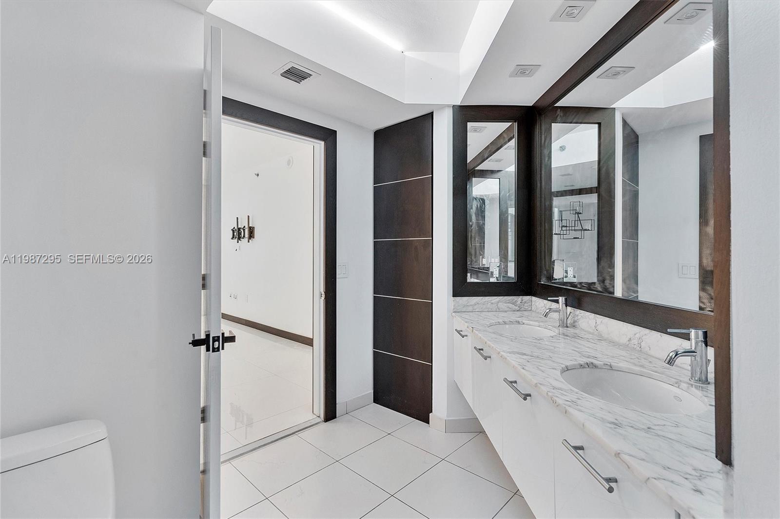 image 500 Brickell West40