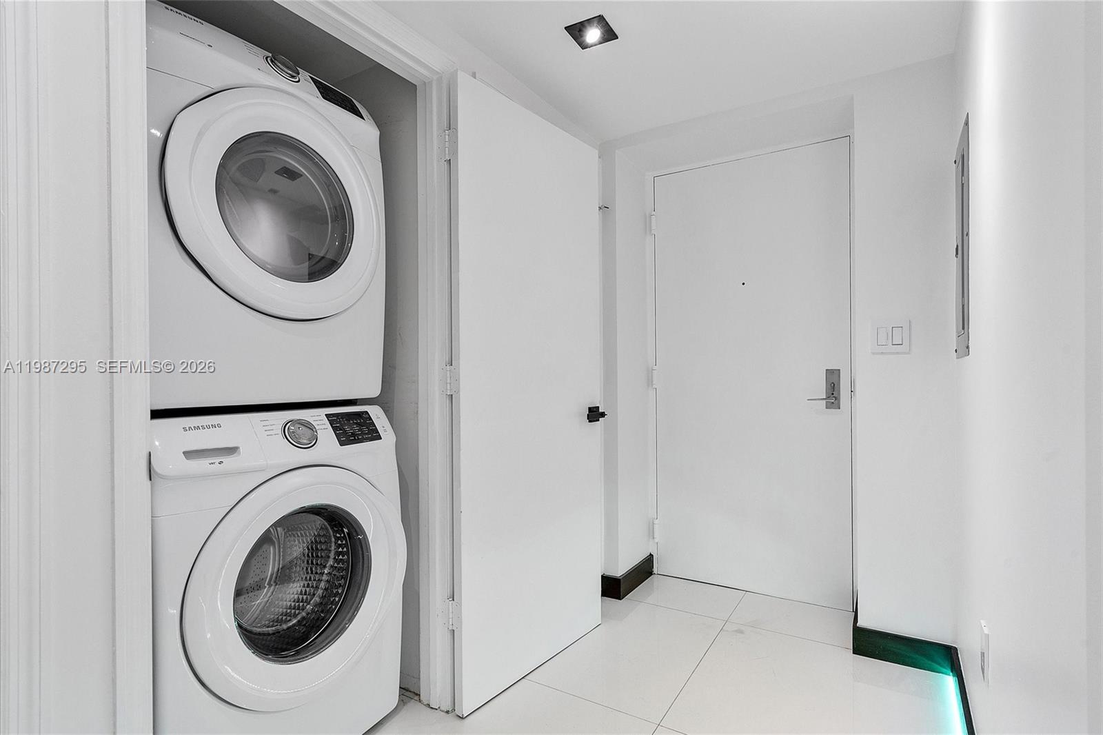 image 500 Brickell West47