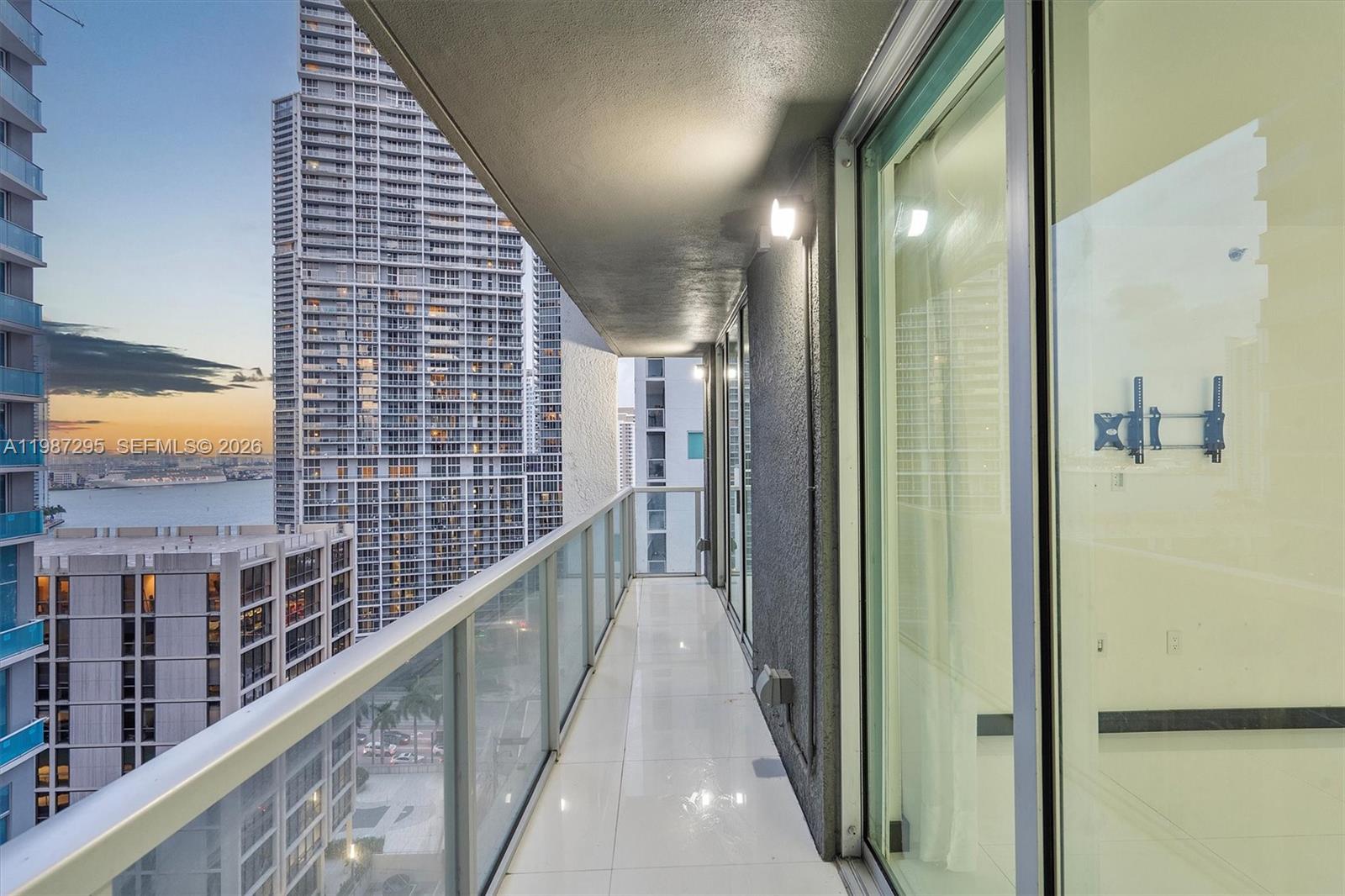 image 500 Brickell West67