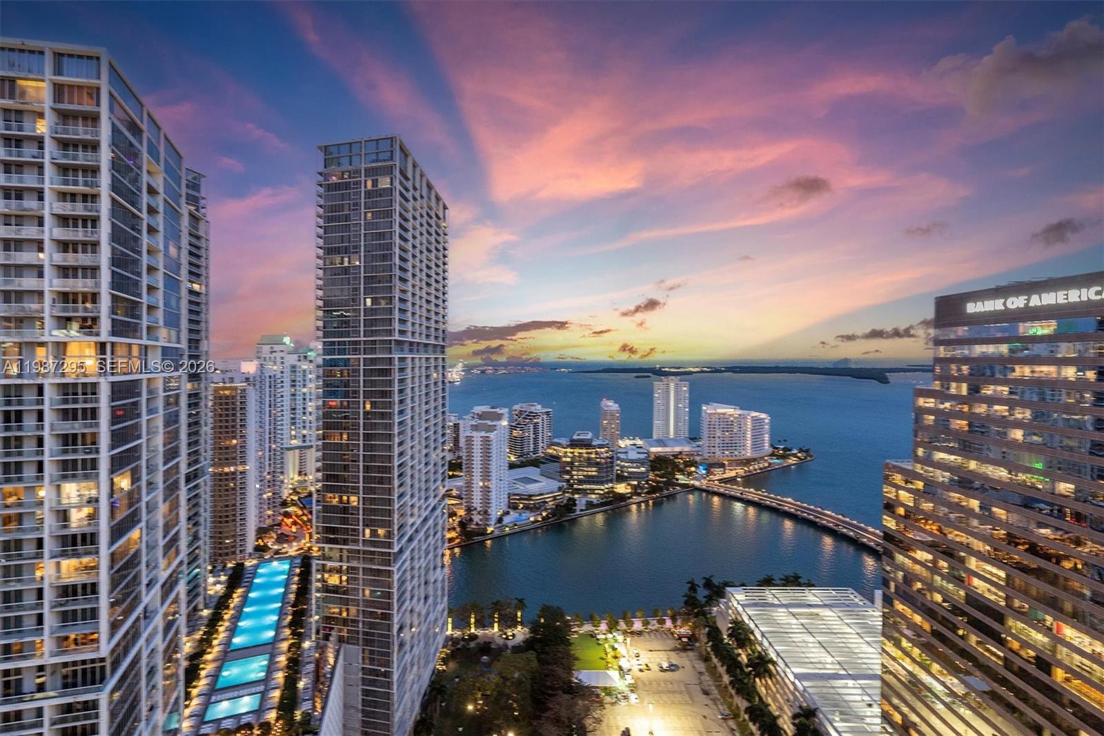 image 500 Brickell West76