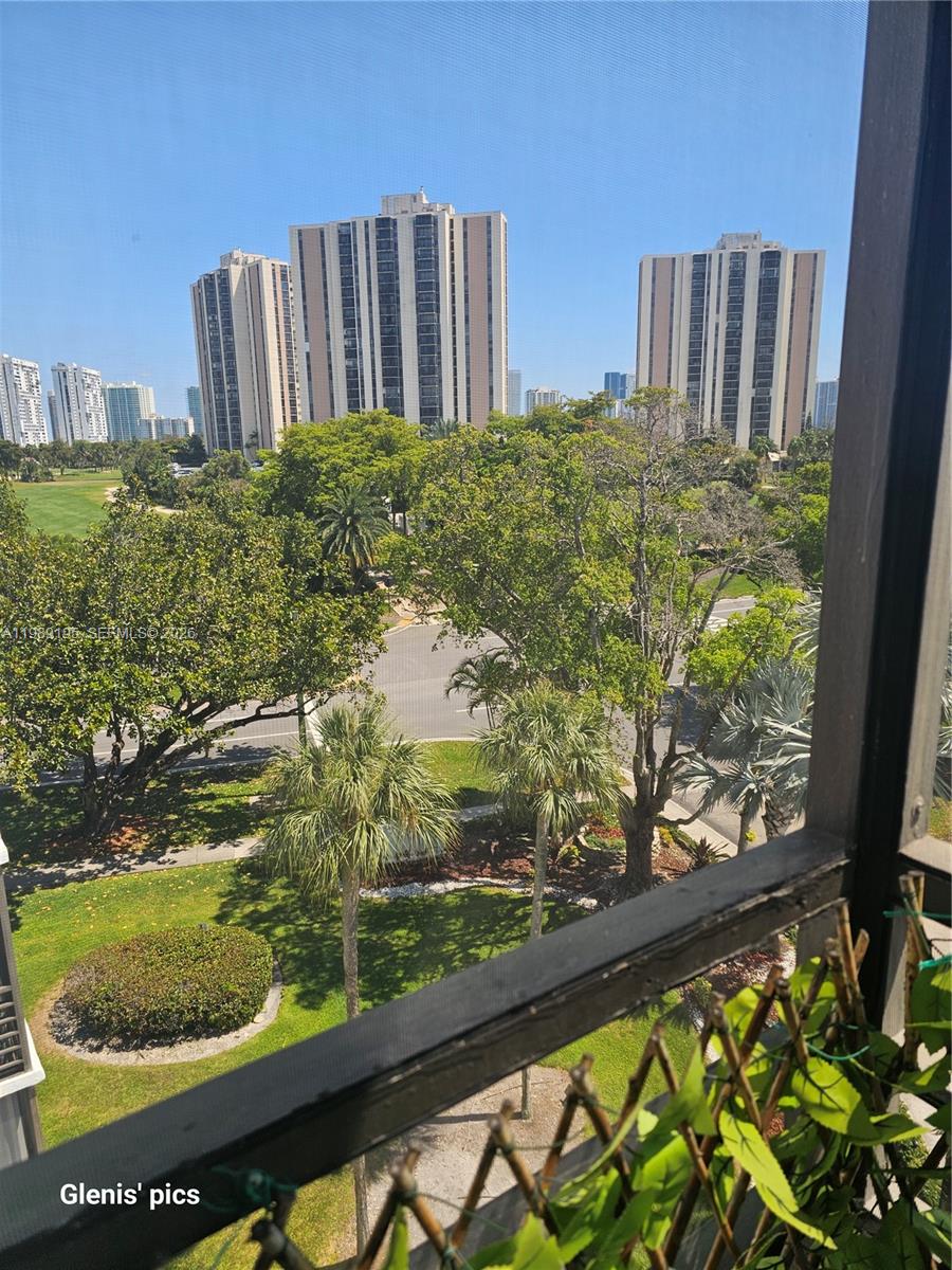 20400 W Country Clb Dr #601