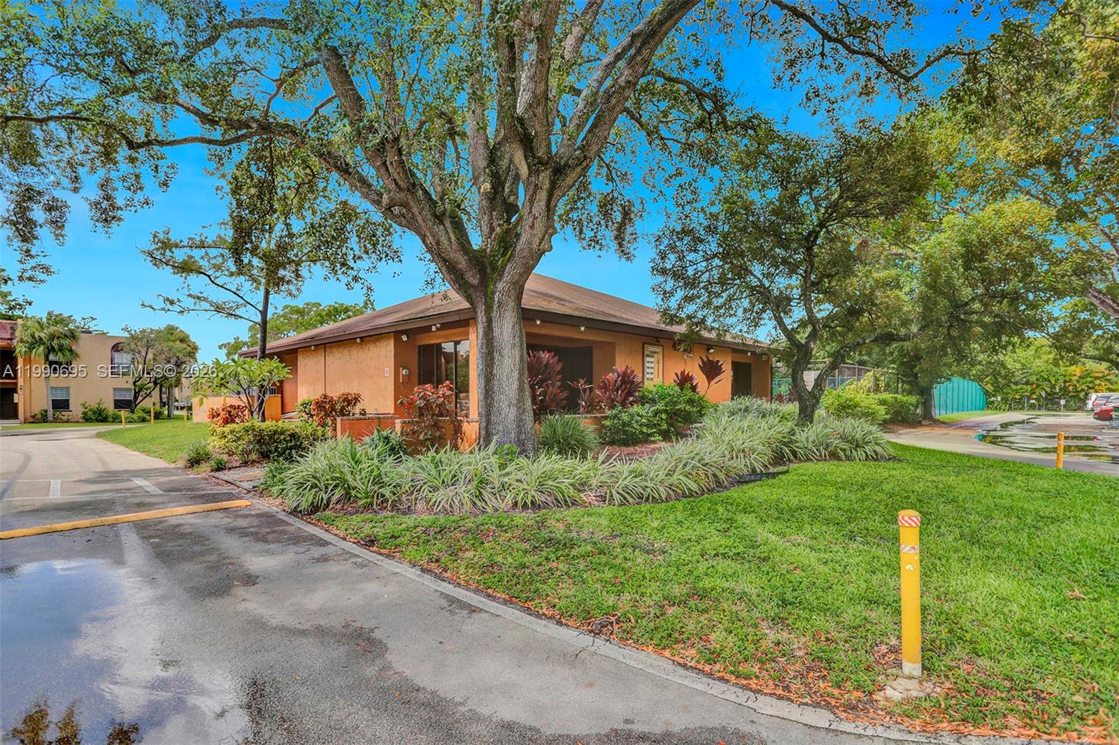 4211 NW 19th St #194 Lauderhill, FL 33313