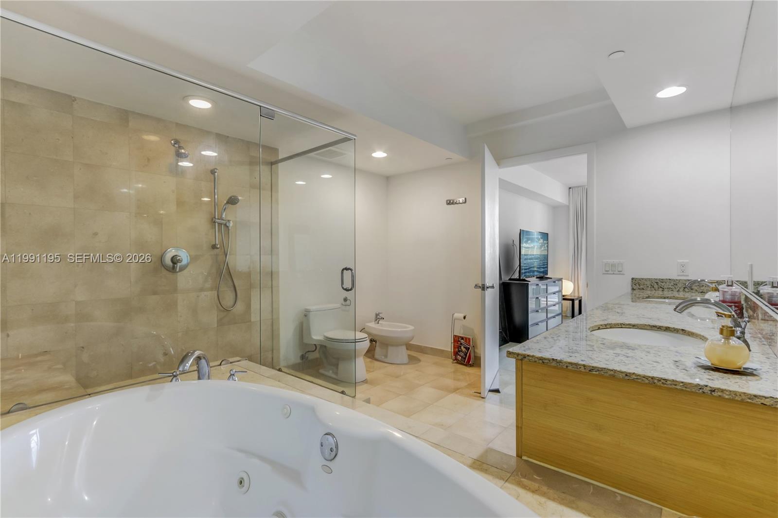 image Beach Club 215