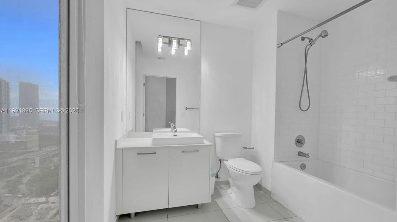 151 SE 1st St #2411 Miami, FL 33131