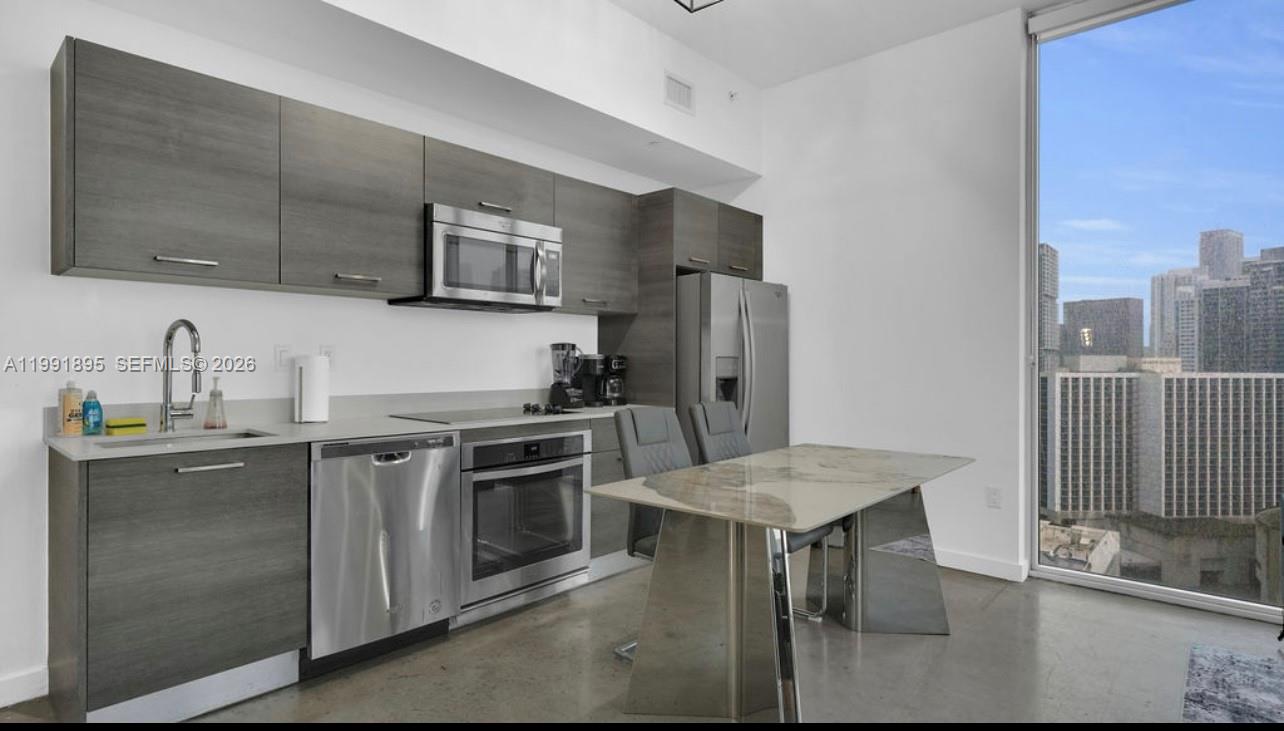 151 SE 1st St #2411 Miami, FL 33131