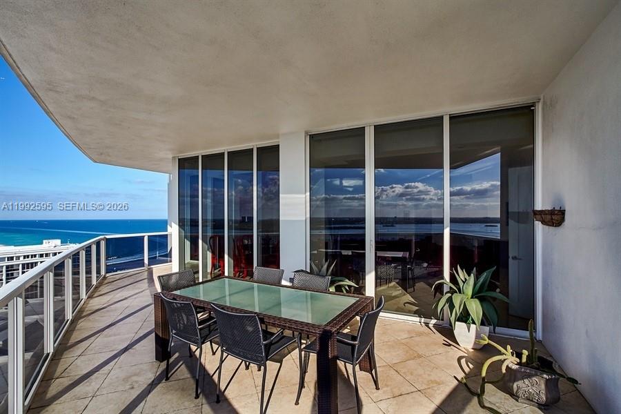 image Bellini Bal Harbour24