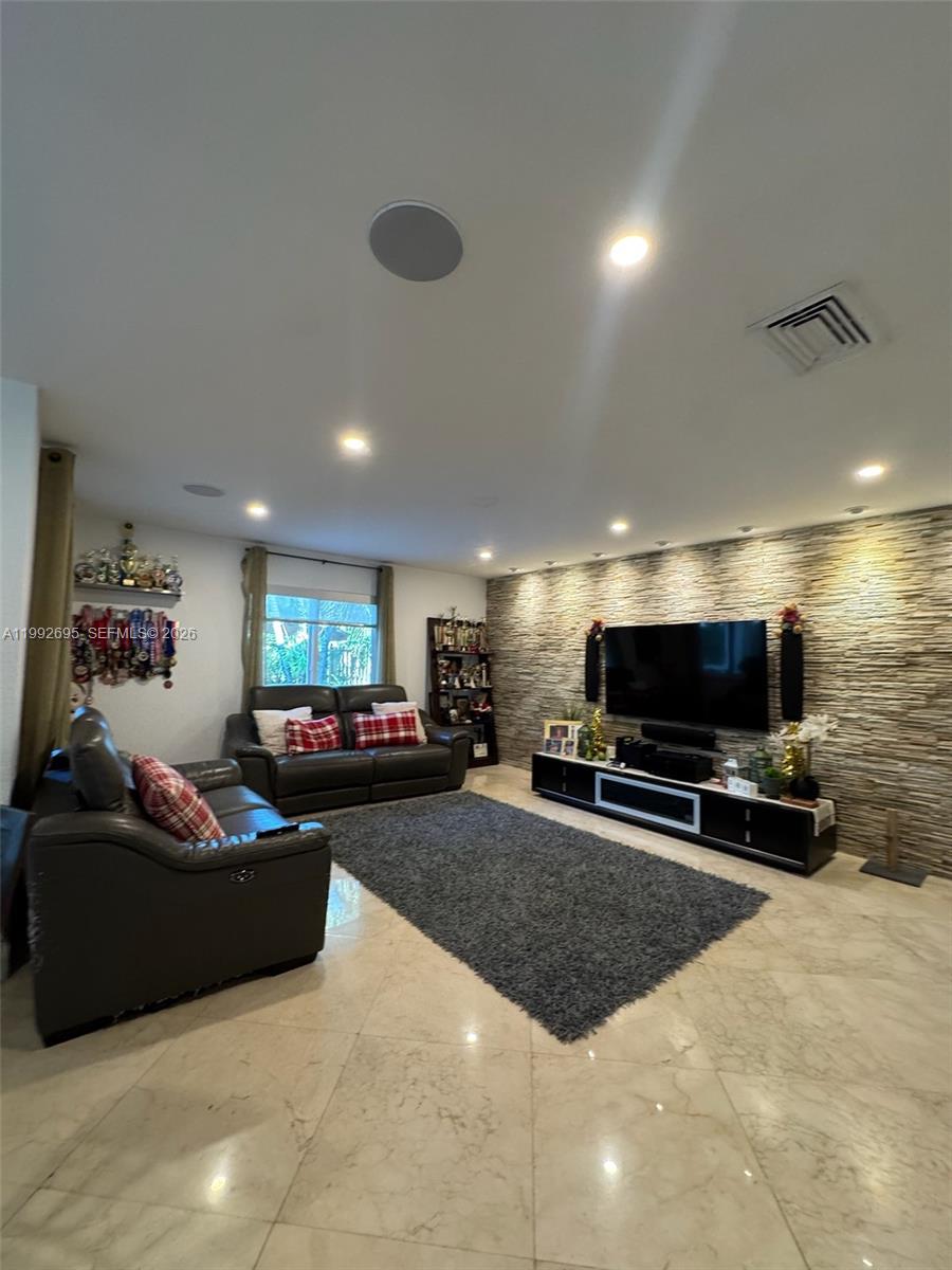 10973 NW 53rd Ln Doral, FL 33178