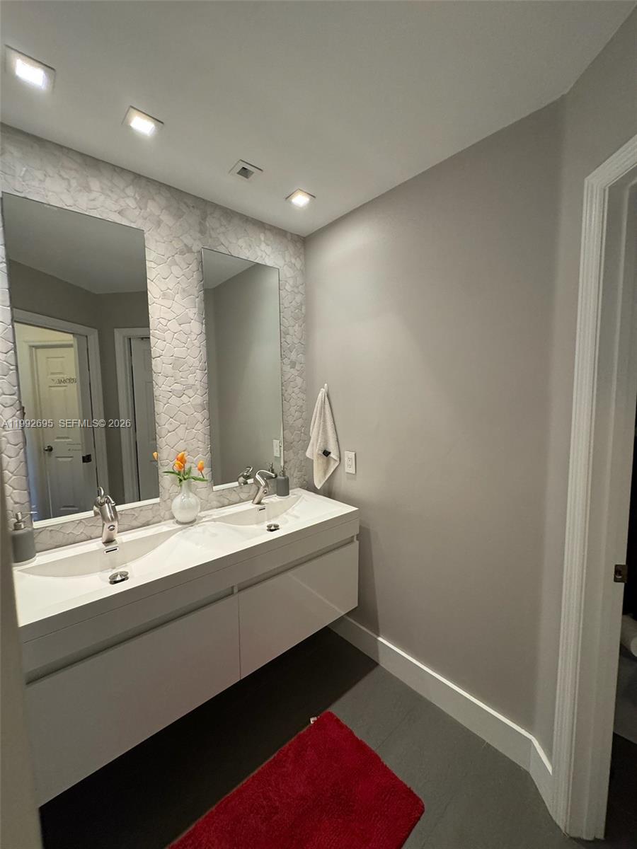 10973 NW 53rd Ln Doral, FL 33178