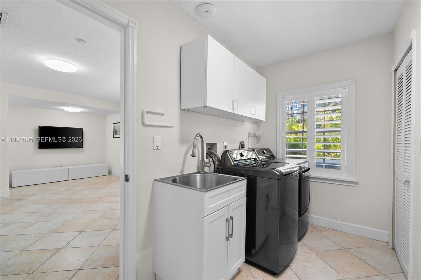 6801 SW 126th Ter Pinecrest, FL 33156