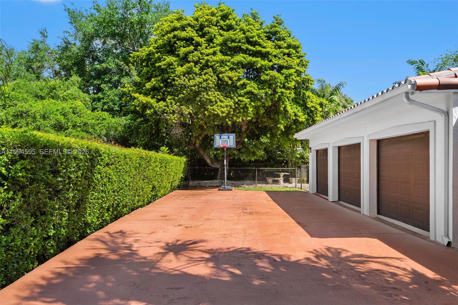 6801 SW 126th Ter Pinecrest, FL 33156