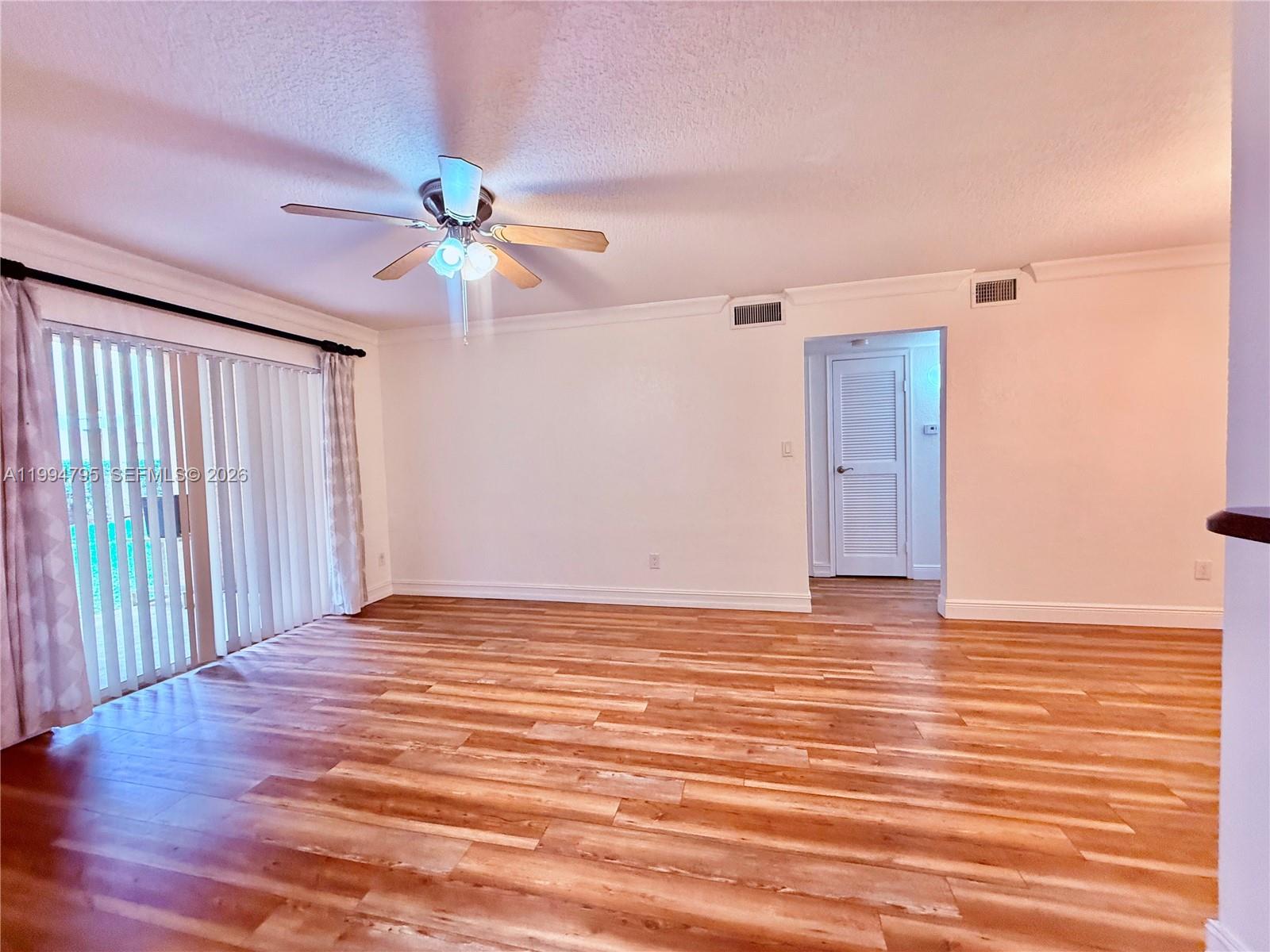 733 Riverside Dr #1215 Coral Springs, FL 33071