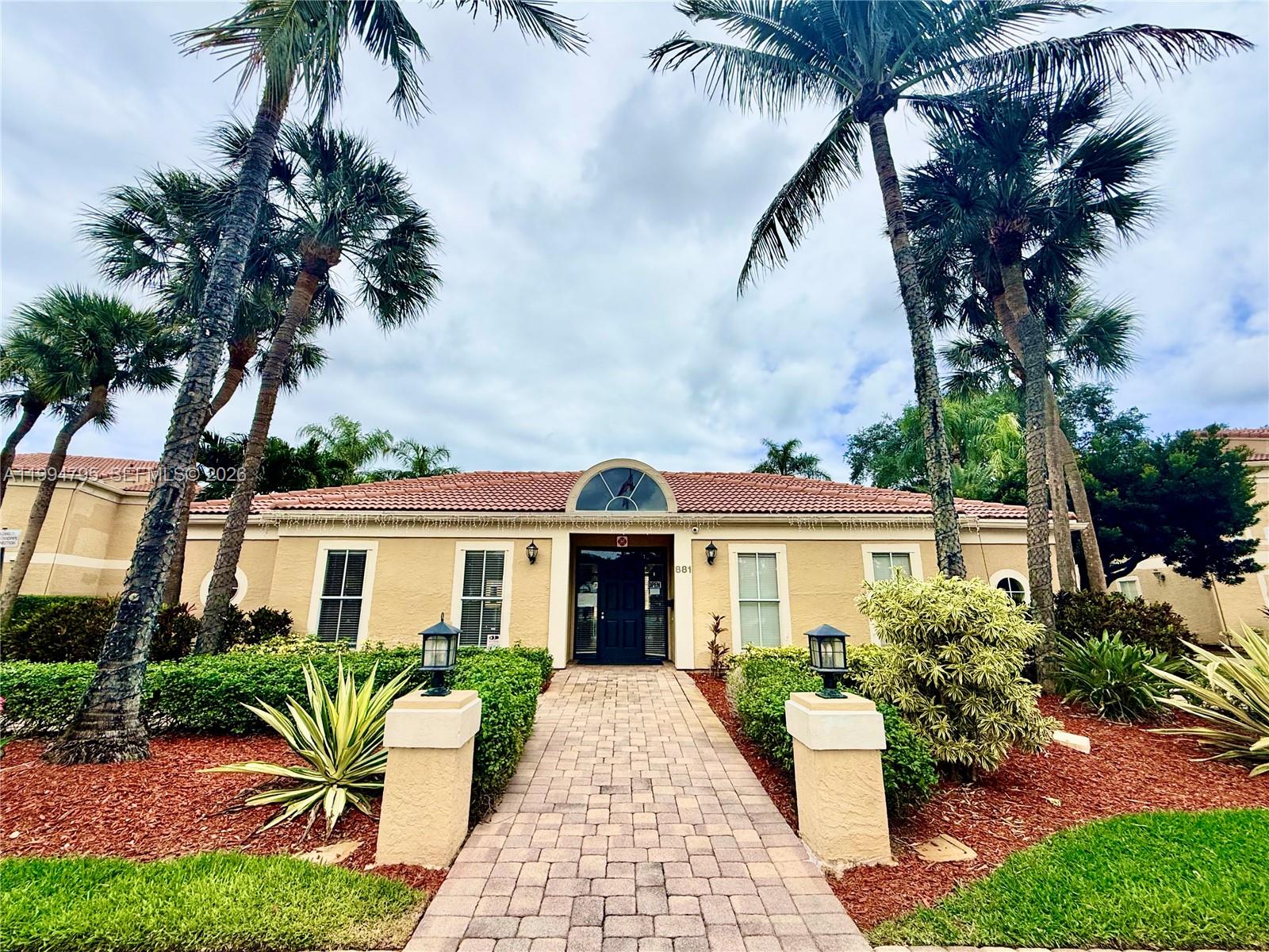 733 Riverside Dr #1215 Coral Springs, FL 33071