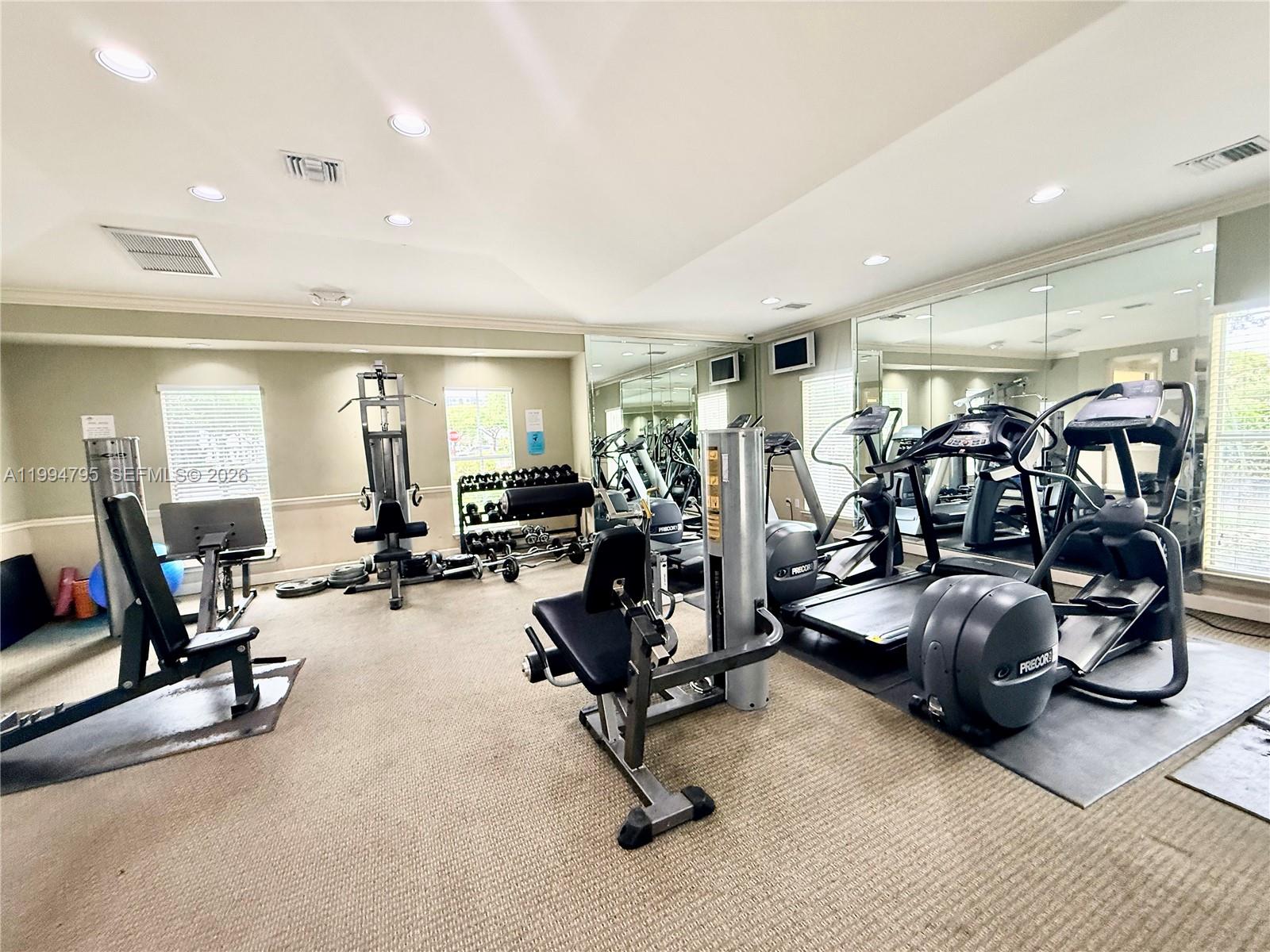 733 Riverside Dr #1215 Coral Springs, FL 33071