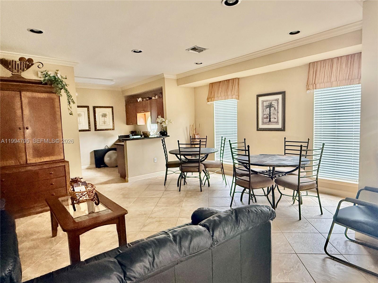 733 Riverside Dr #1215 Coral Springs, FL 33071