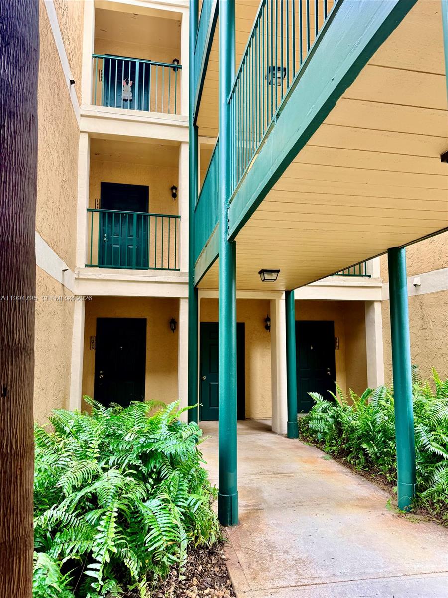 733 Riverside Dr #1215 Coral Springs, FL 33071