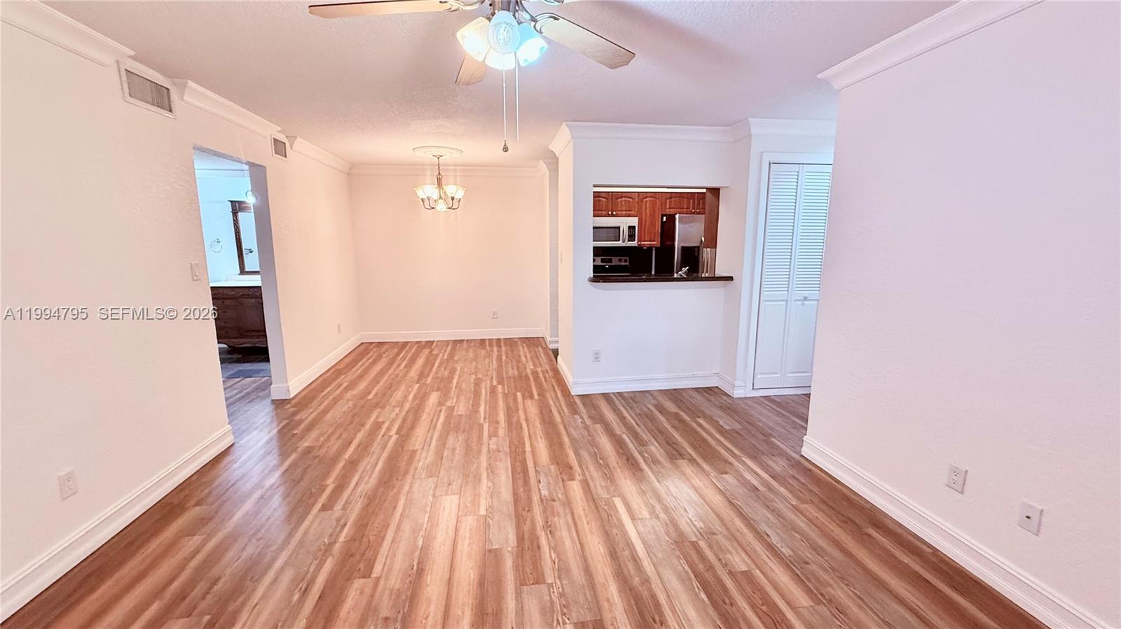 733 Riverside Dr #1215 Coral Springs, FL 33071