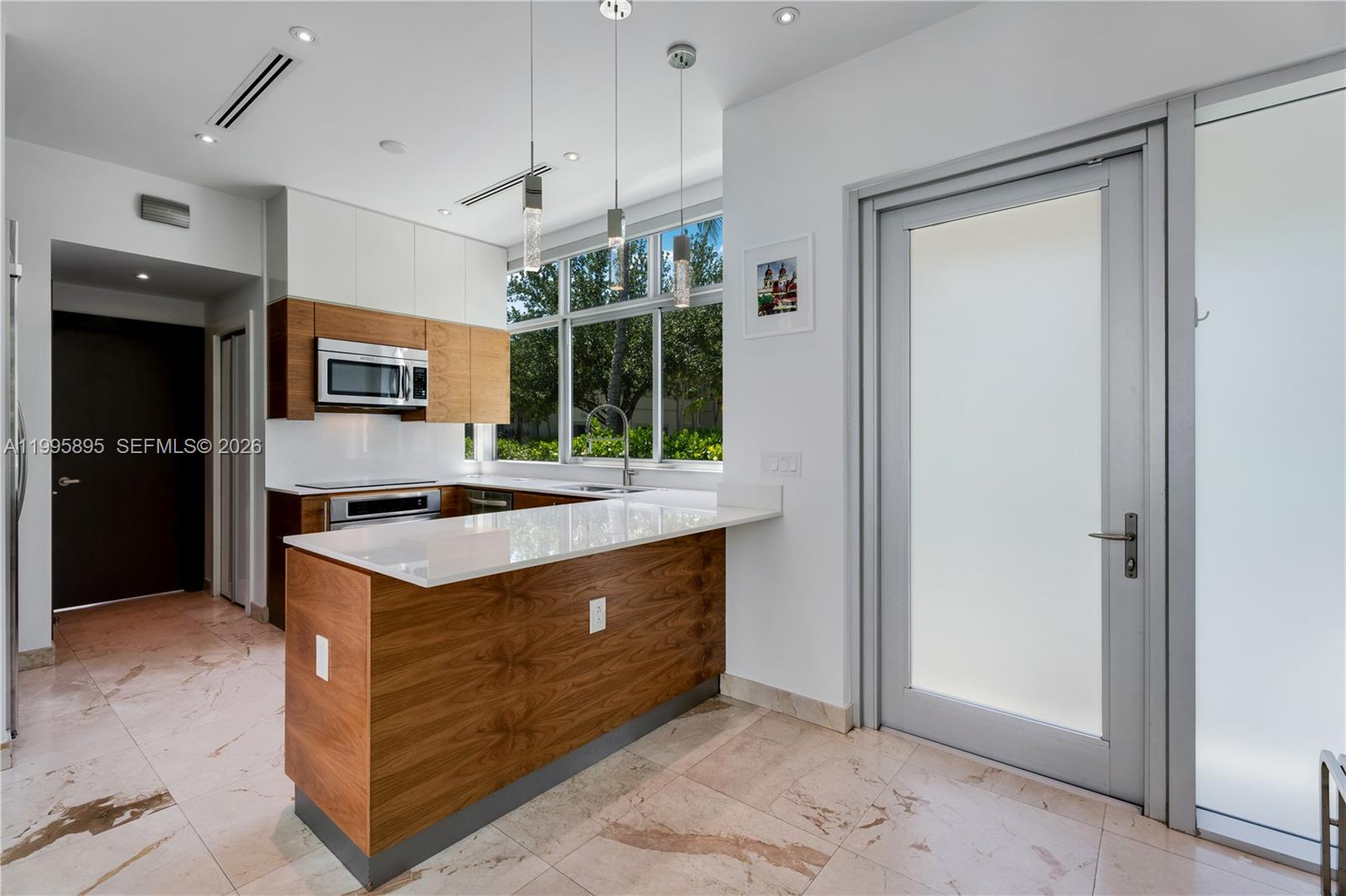 548 Fernwood Rd #548