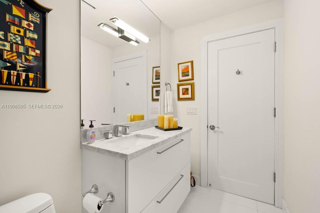 image 1000 Venetian Way10