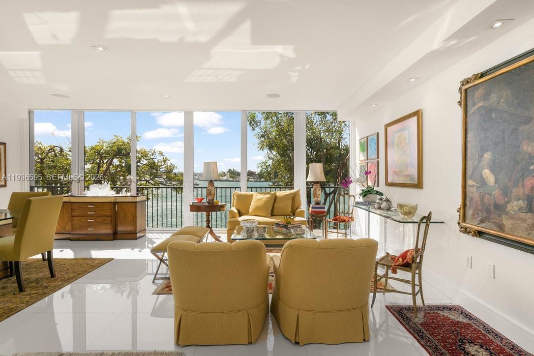 image 1000 Venetian Way12