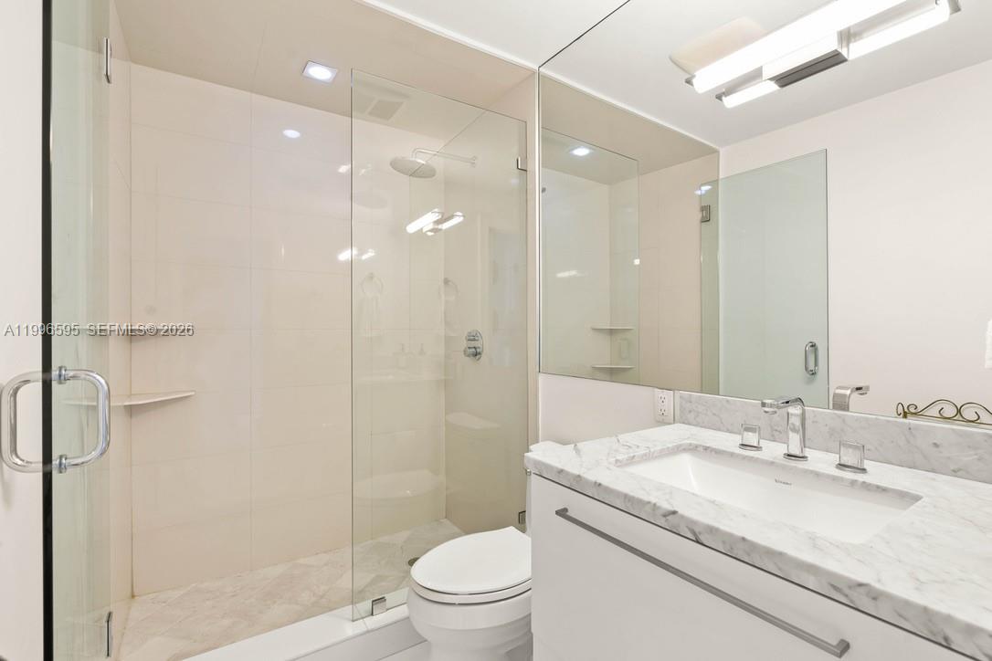image 1000 Venetian Way23