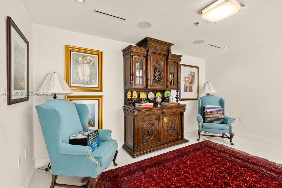 image 1000 Venetian Way24