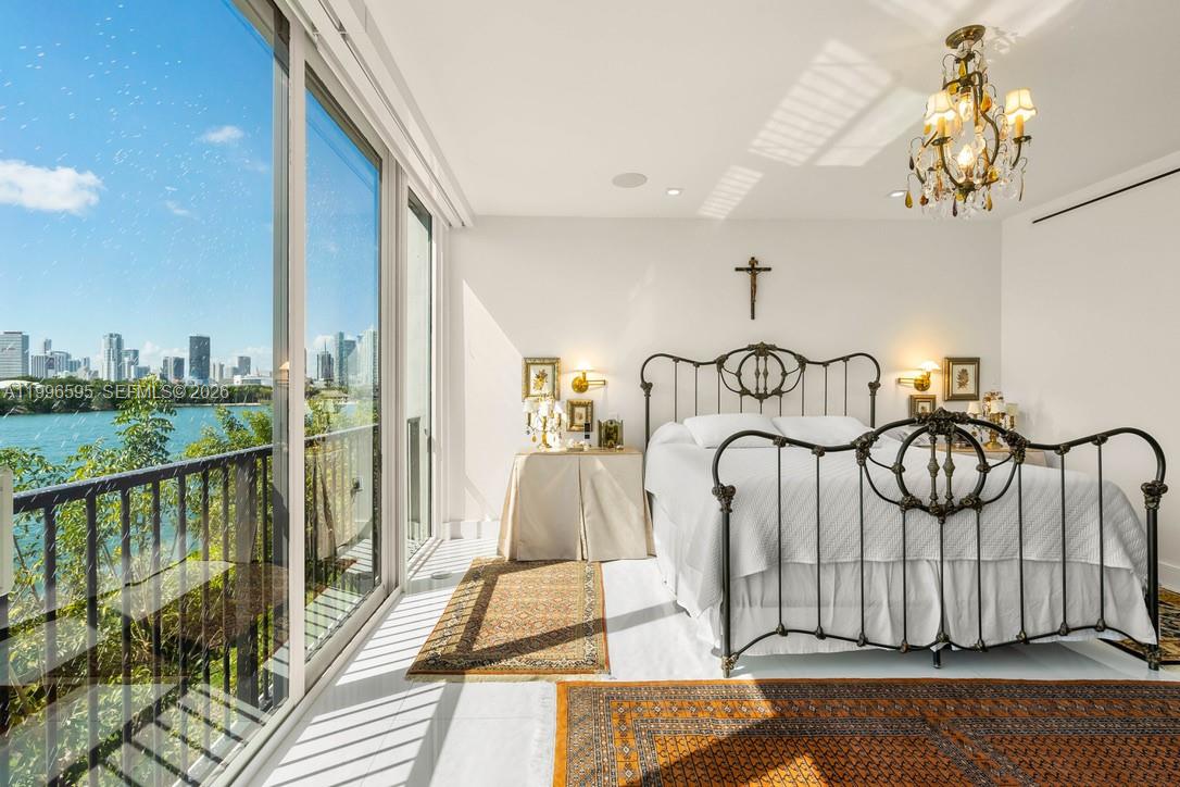 image 1000 Venetian Way27