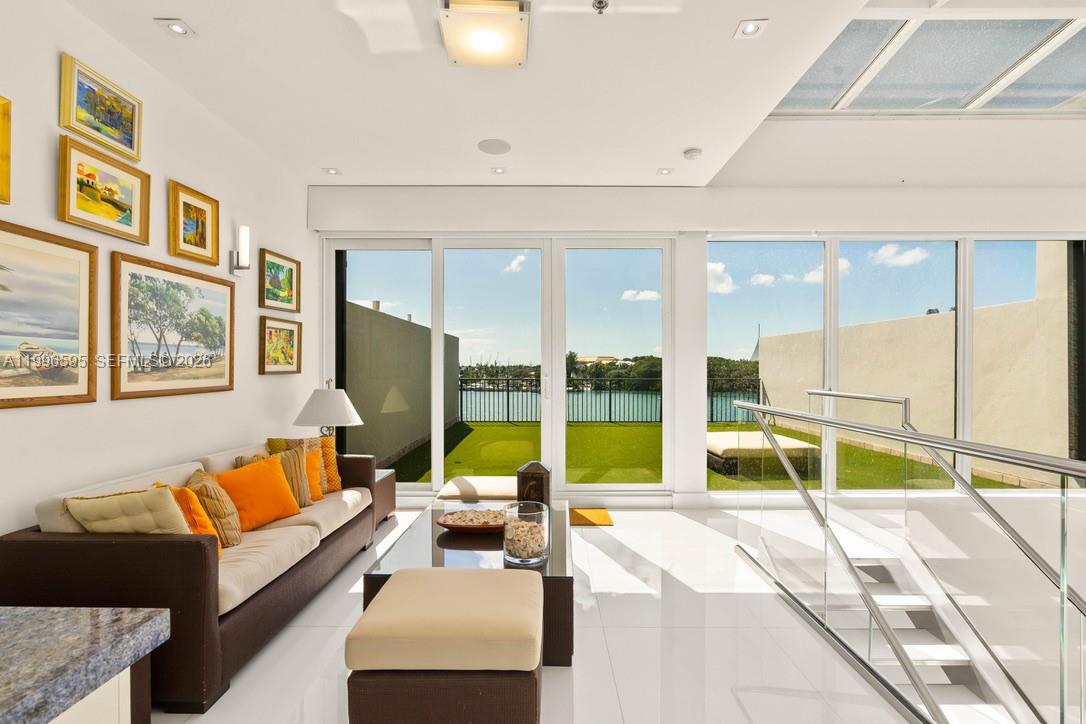 image 1000 Venetian Way32