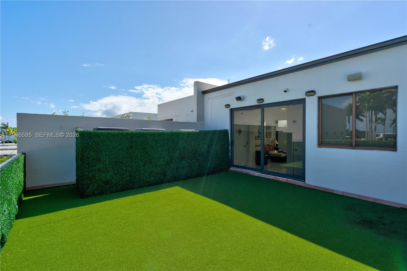 image 1000 Venetian Way33