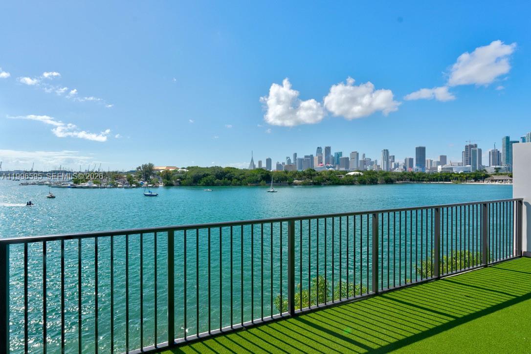 image 1000 Venetian Way35