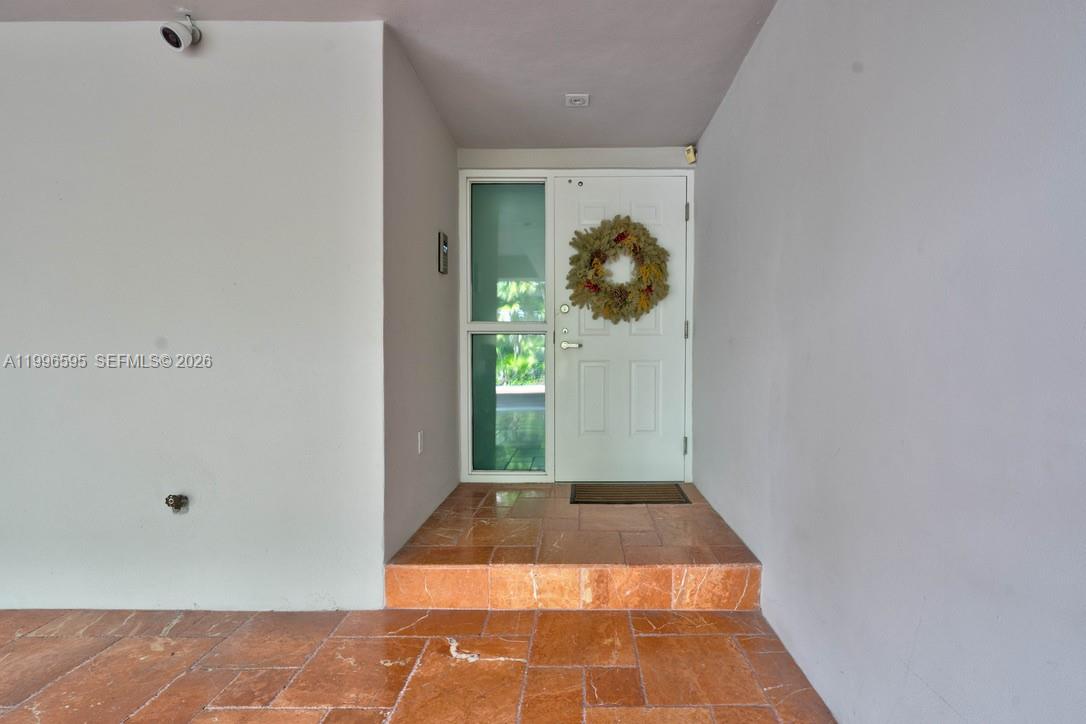 image 1000 Venetian Way4