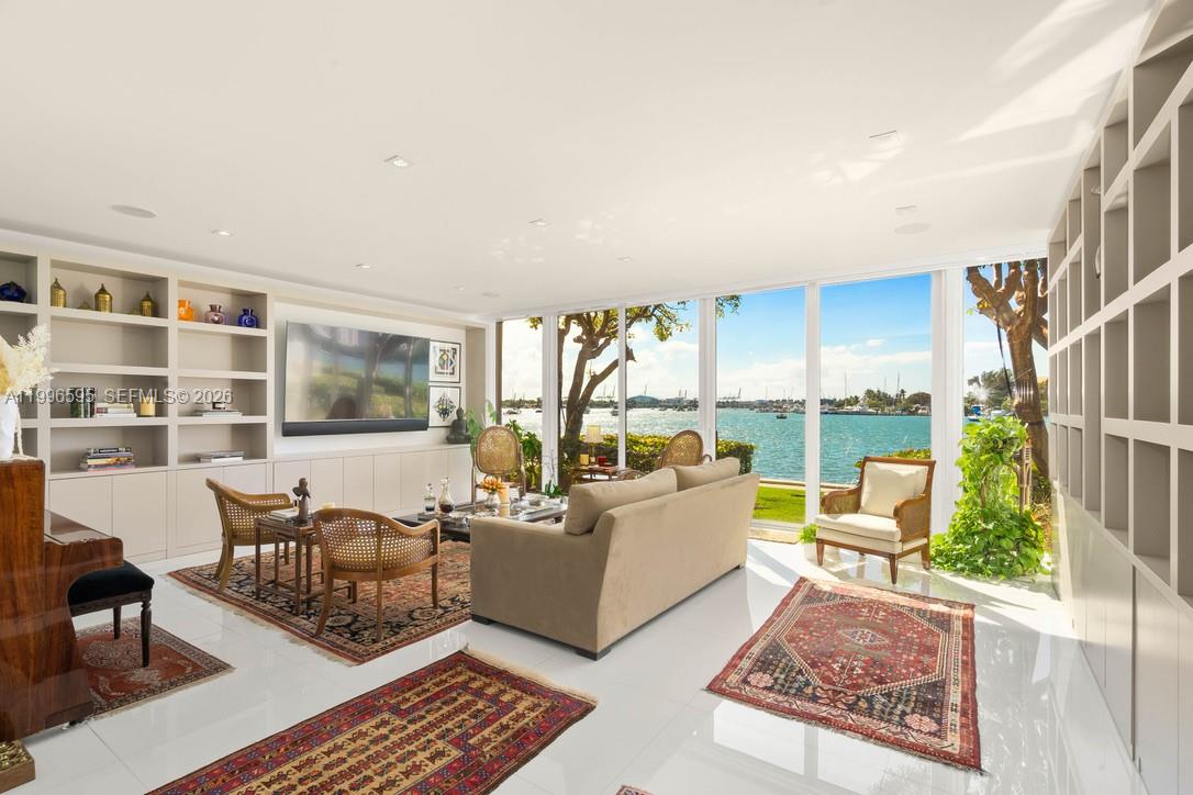image 1000 Venetian Way6