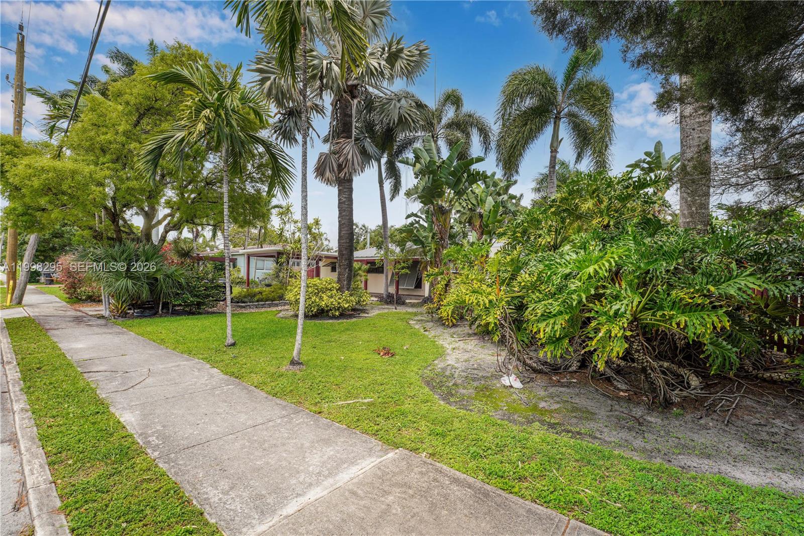 905 Mandarin Isle Fort Lauderdale, FL 33315