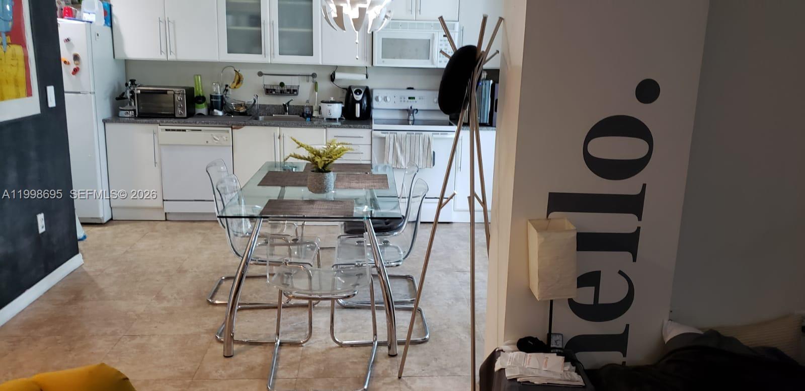 image 1800 Biscayne Plaza2