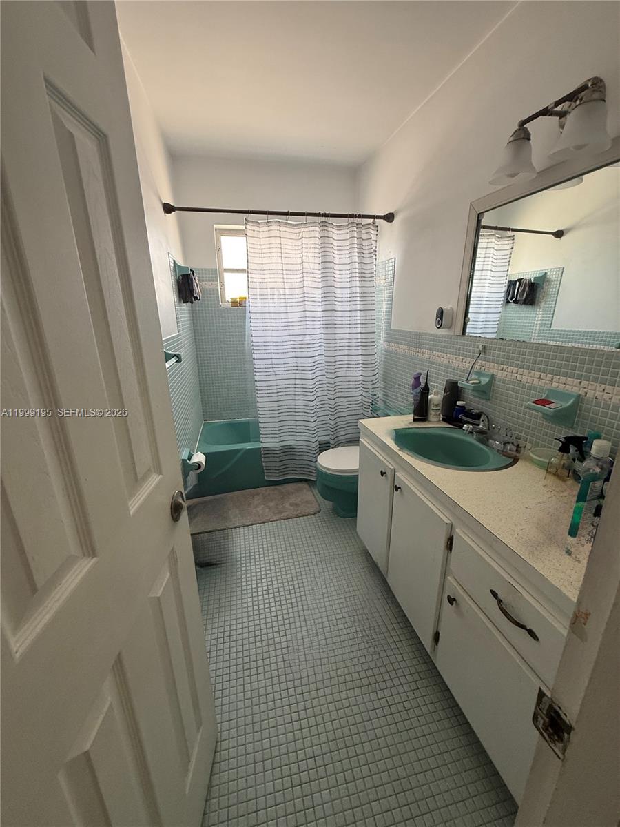 141 NE 10th Ave #17B Hallandale Beach, FL 33009