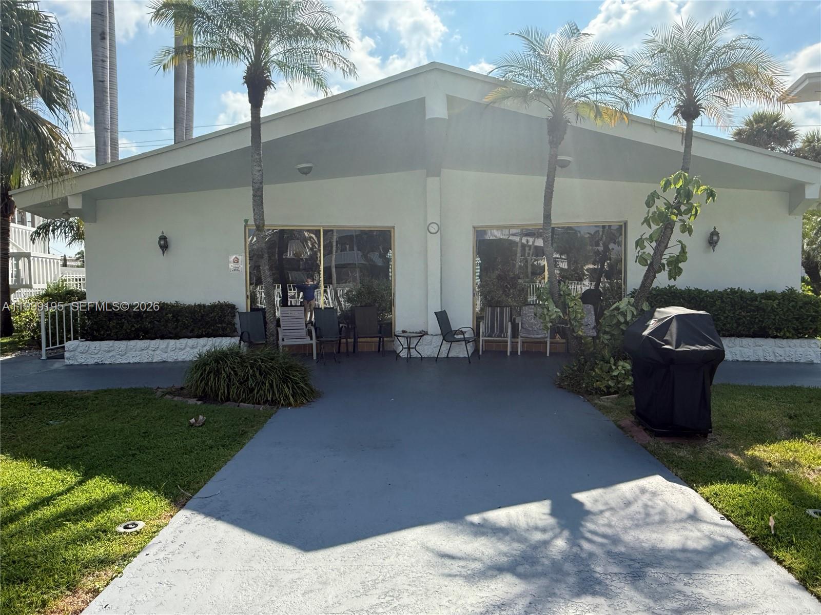 141 NE 10th Ave #17B Hallandale Beach, FL 33009