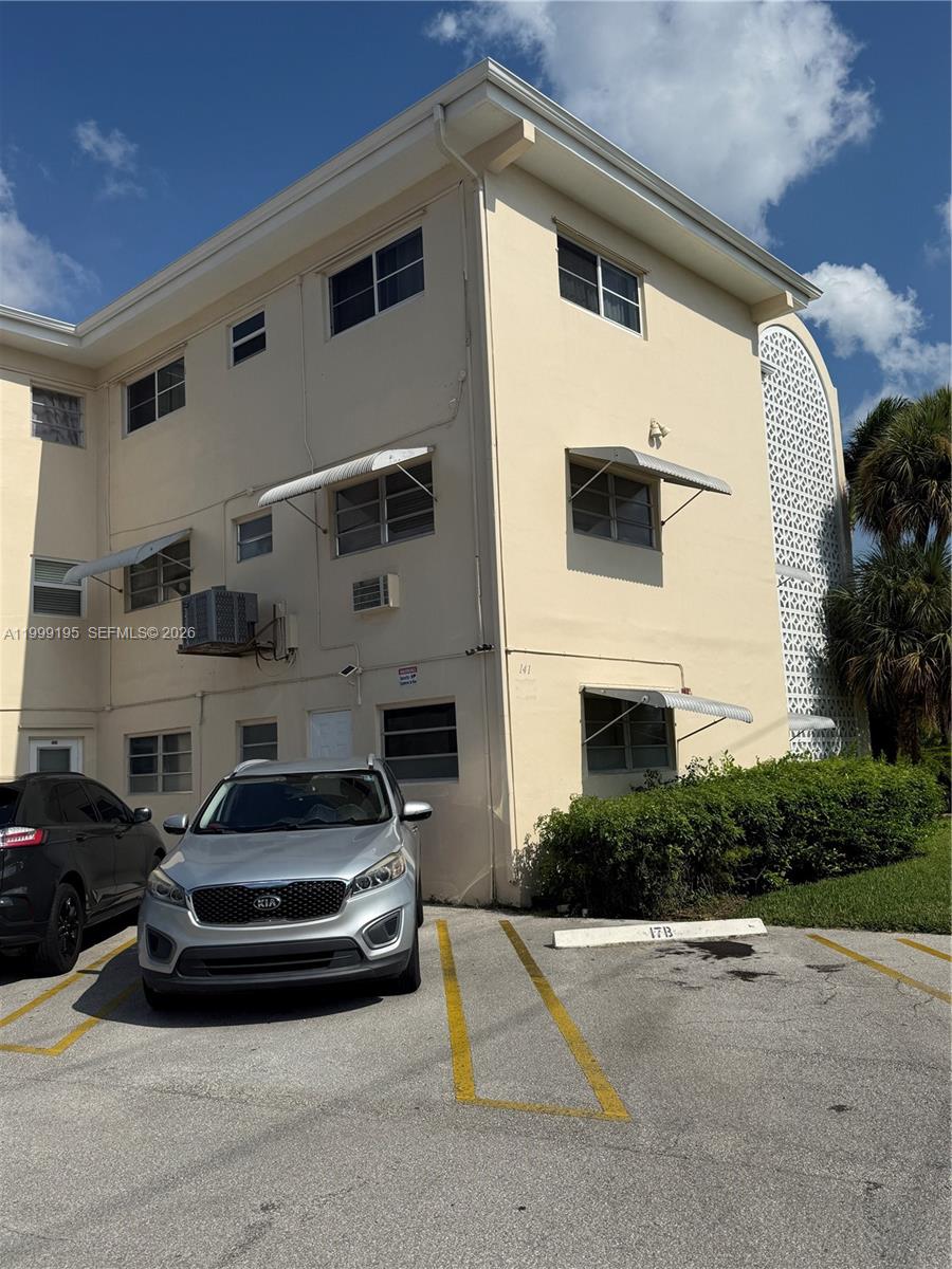 141 NE 10th Ave #17B Hallandale Beach, FL 33009