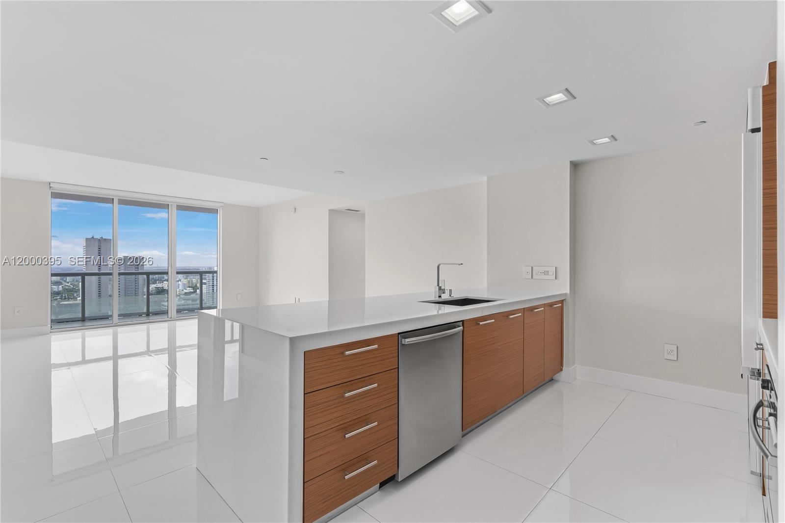 image 50 Biscayne25