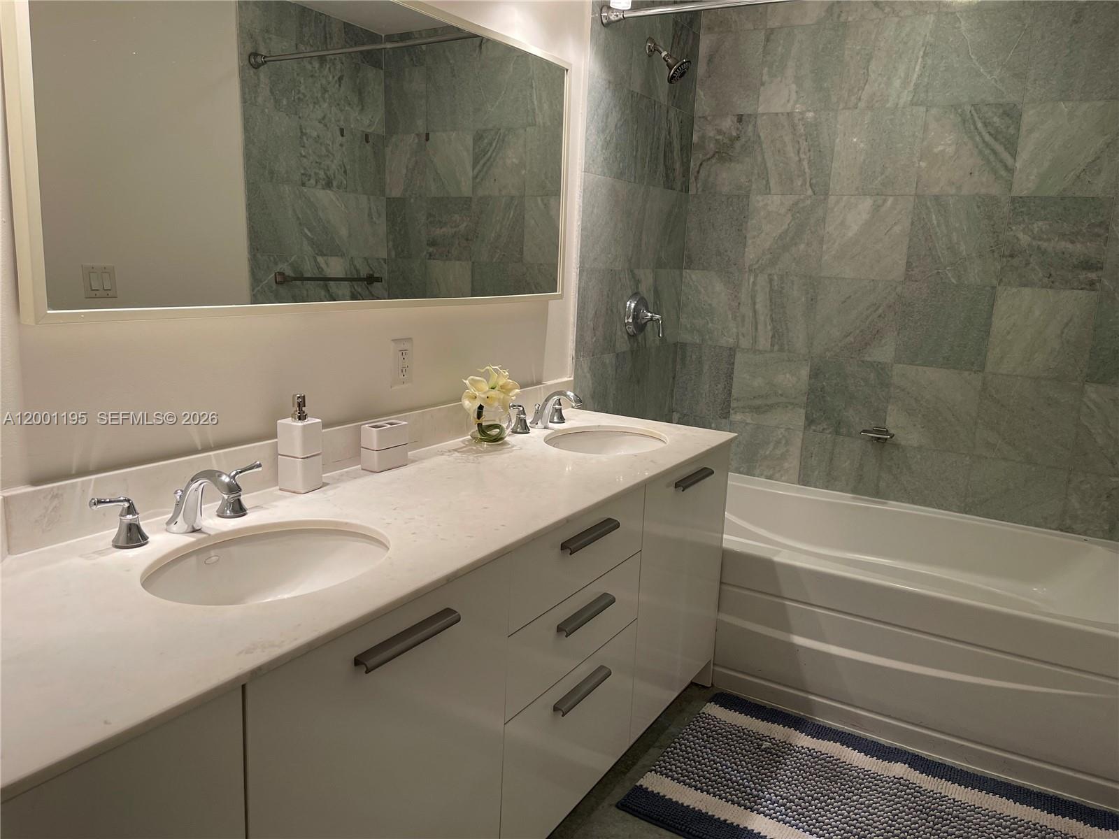 image 1060 Brickell - 105014