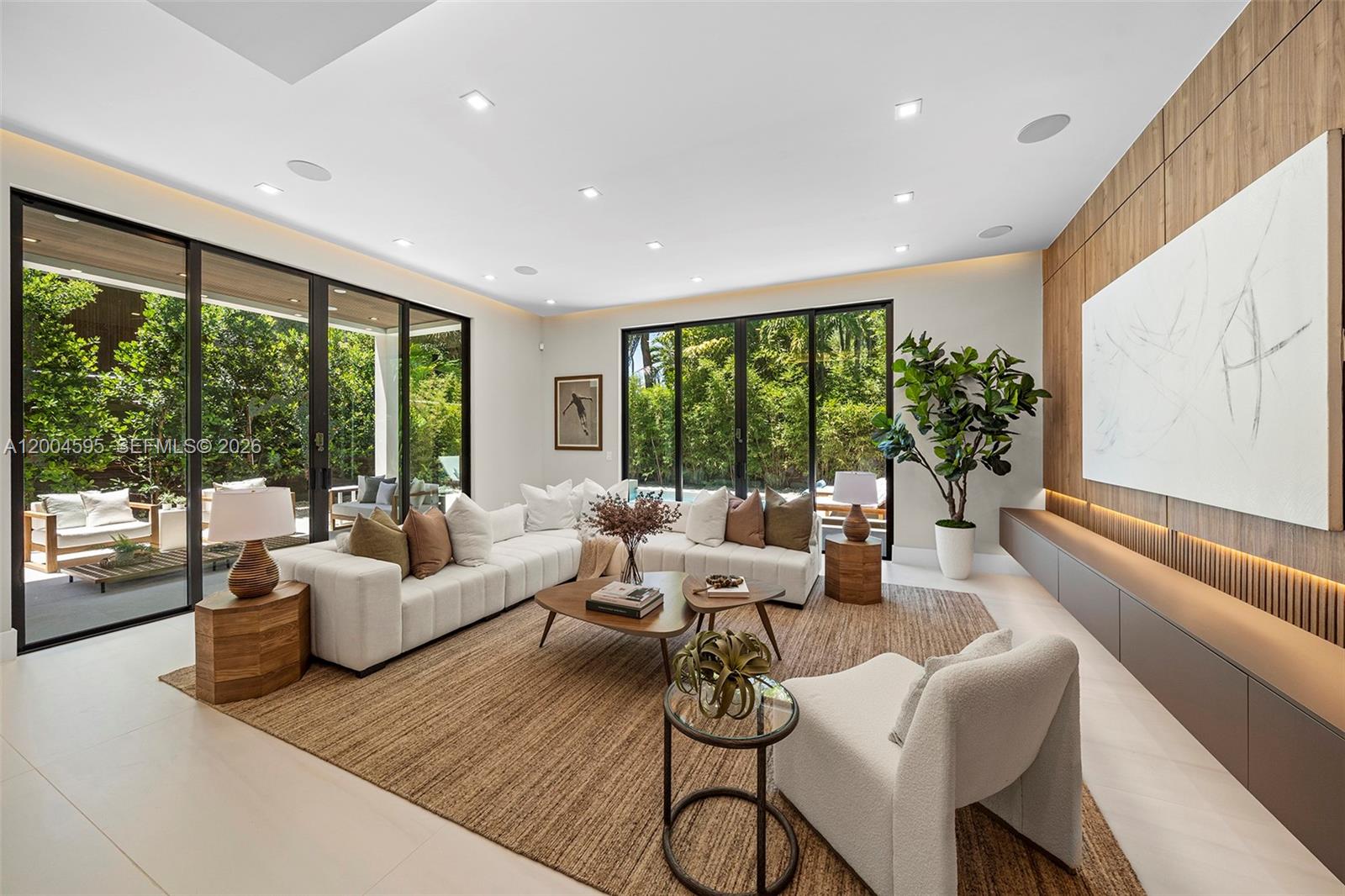 2521 Lincoln Ave Miami, FL 33133