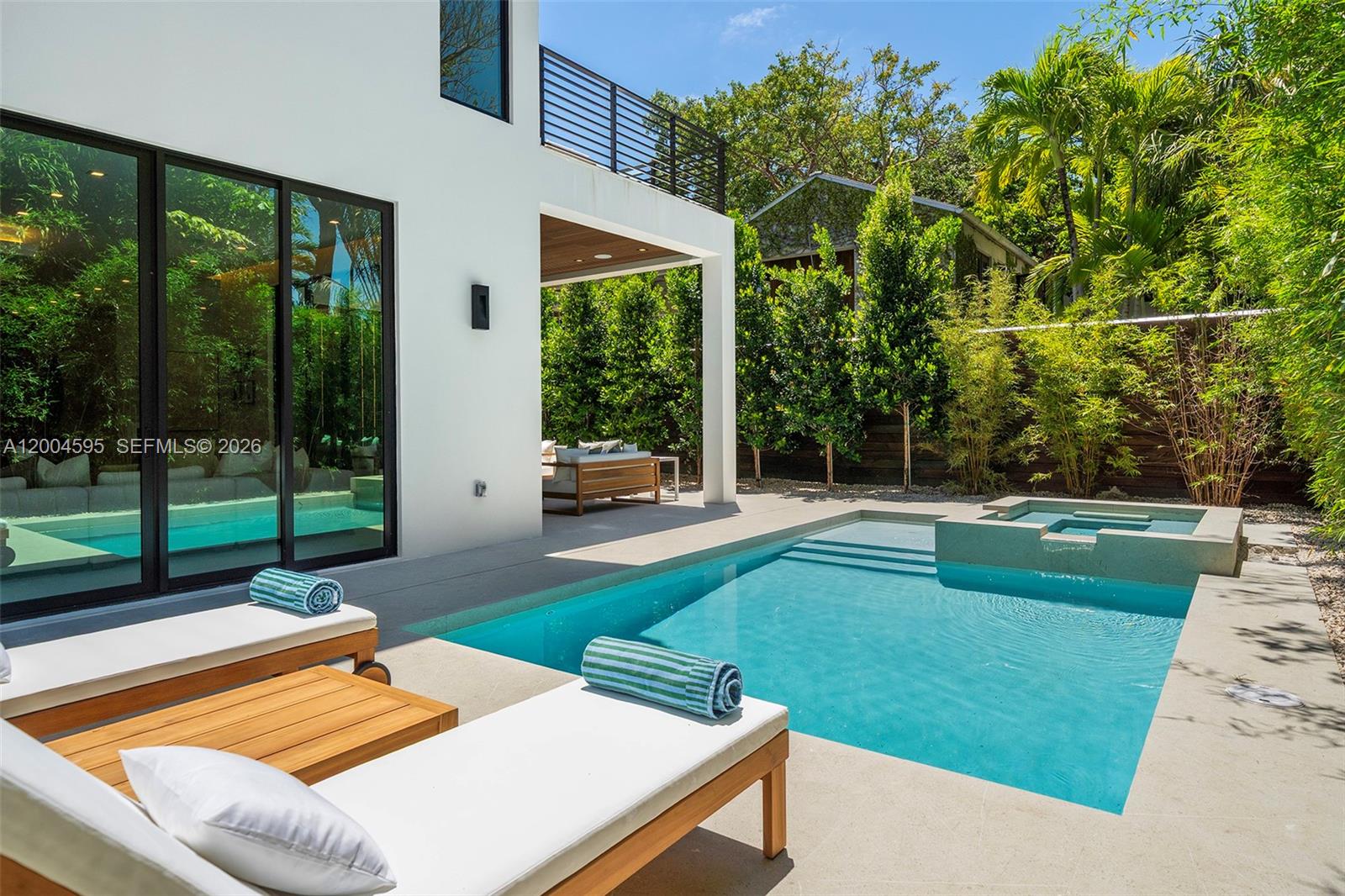 2521 Lincoln Ave Miami, FL 33133