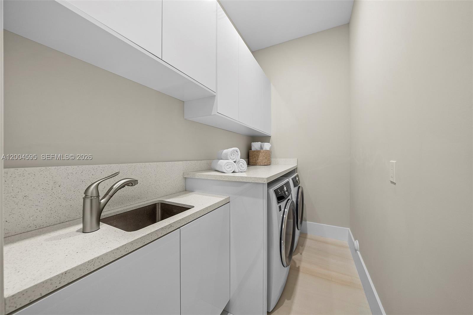 2521 Lincoln Ave Miami, FL 33133