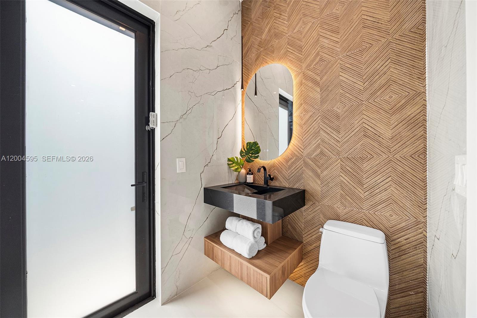 2521 Lincoln Ave Miami, FL 33133