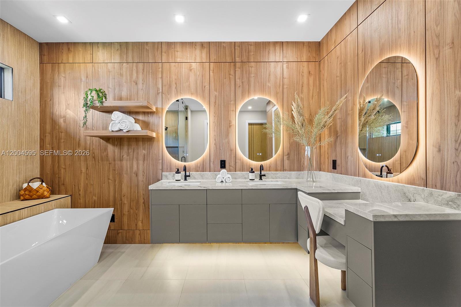 2521 Lincoln Ave Miami, FL 33133