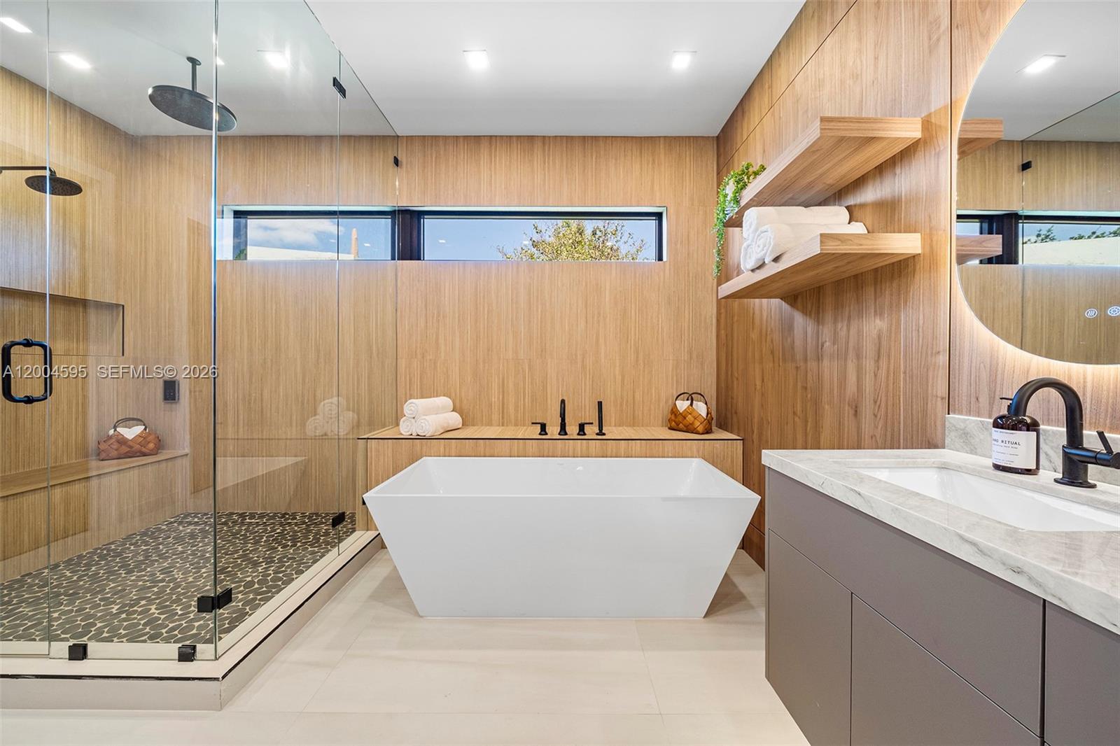 2521 Lincoln Ave Miami, FL 33133