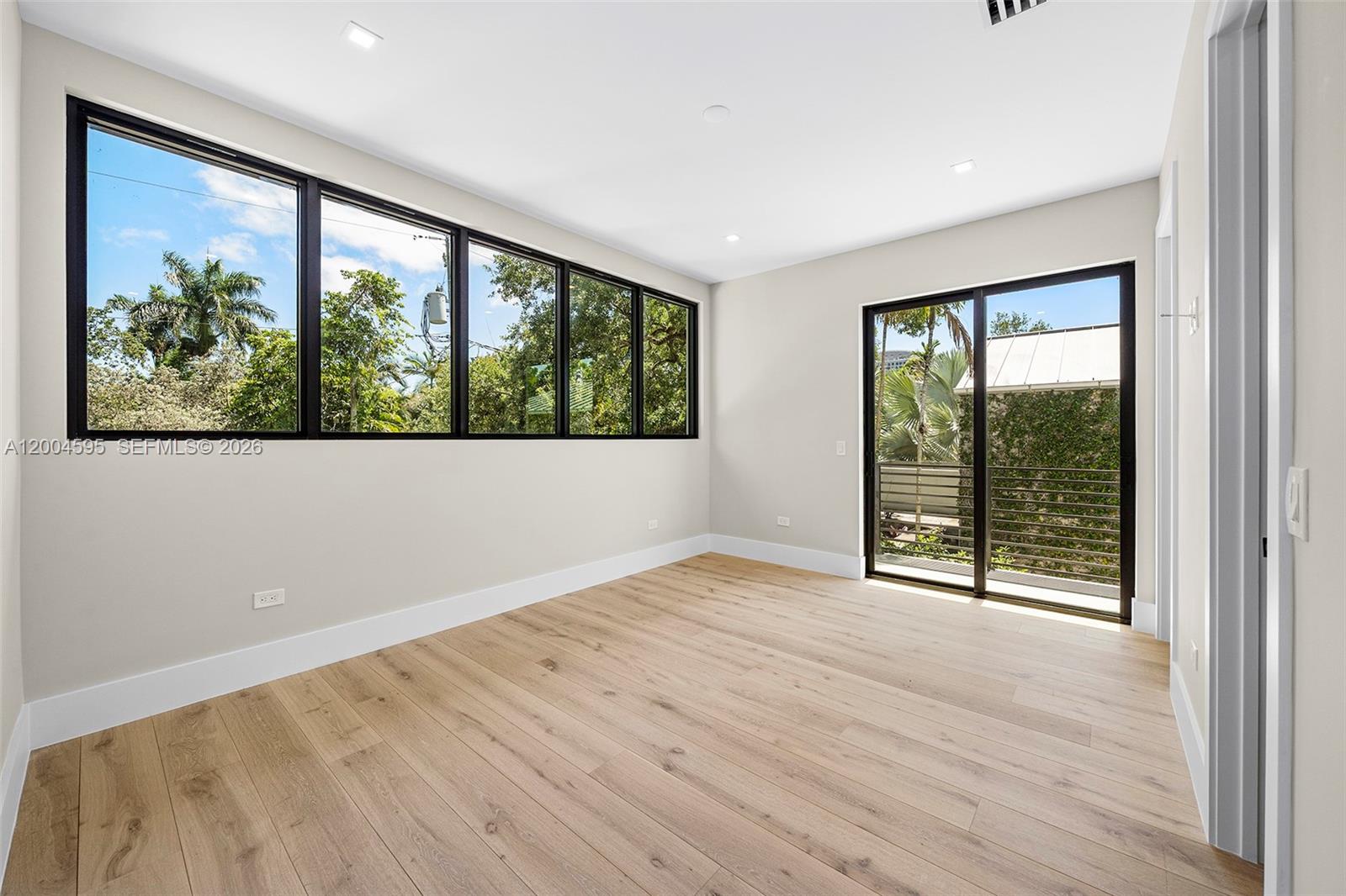 2521 Lincoln Ave Miami, FL 33133