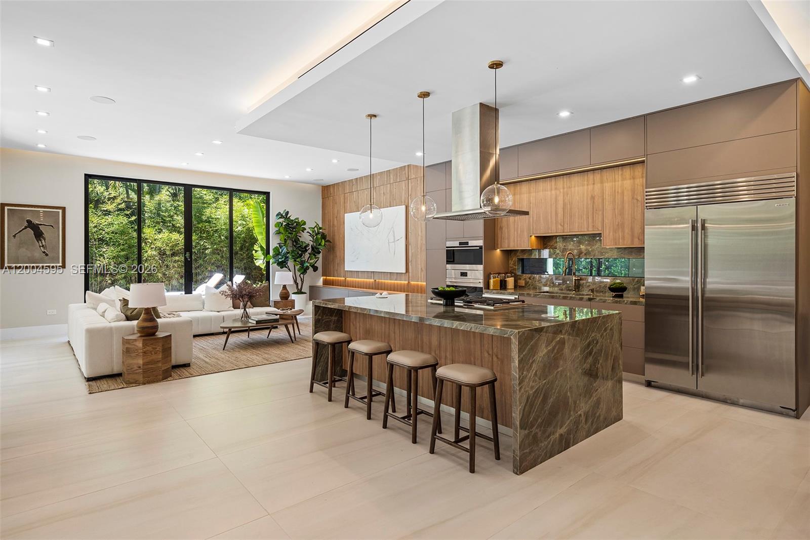 2521 Lincoln Ave Miami, FL 33133