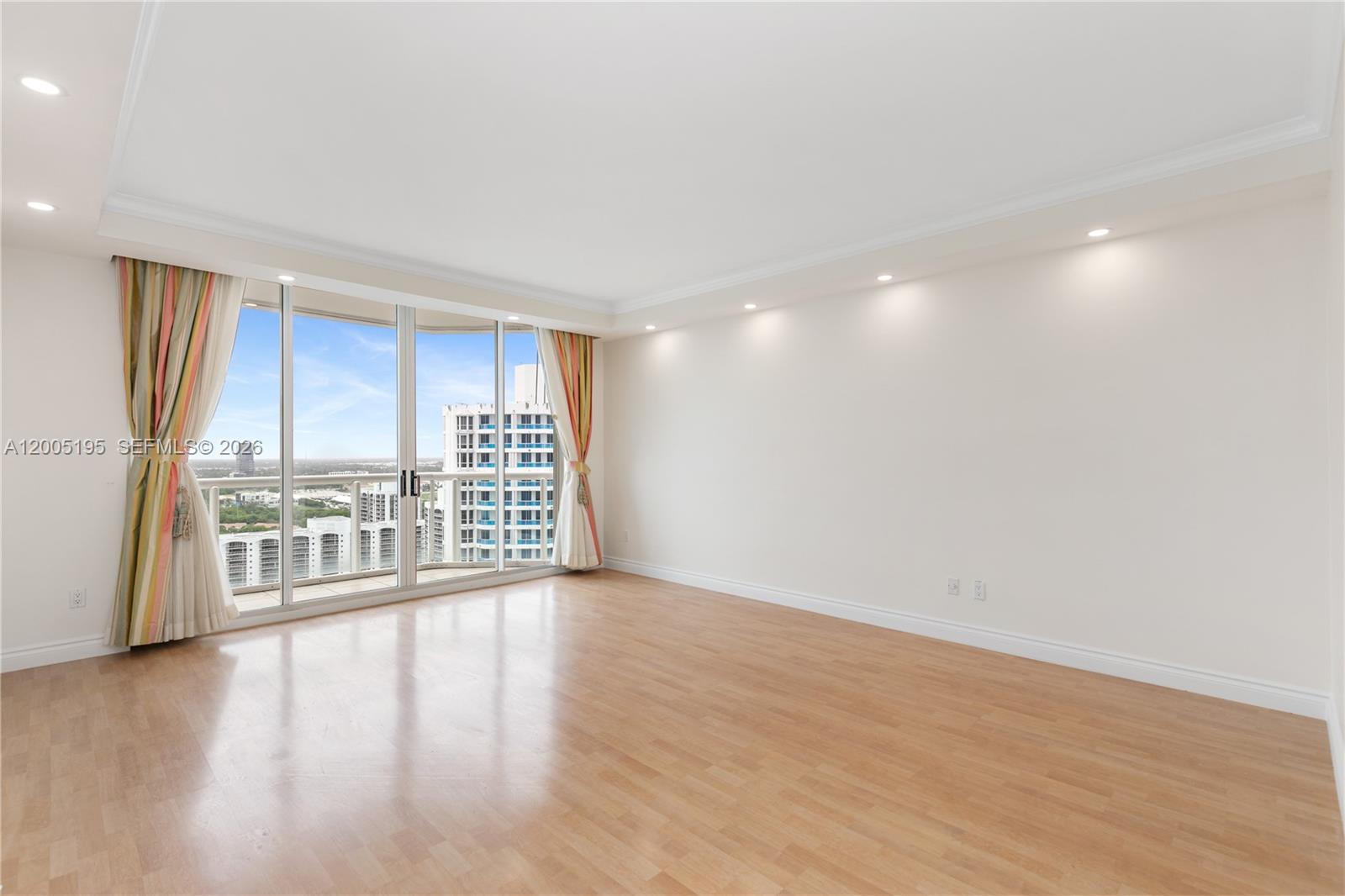 21150 Point Pl #LPH 2902 Aventura, FL 33180