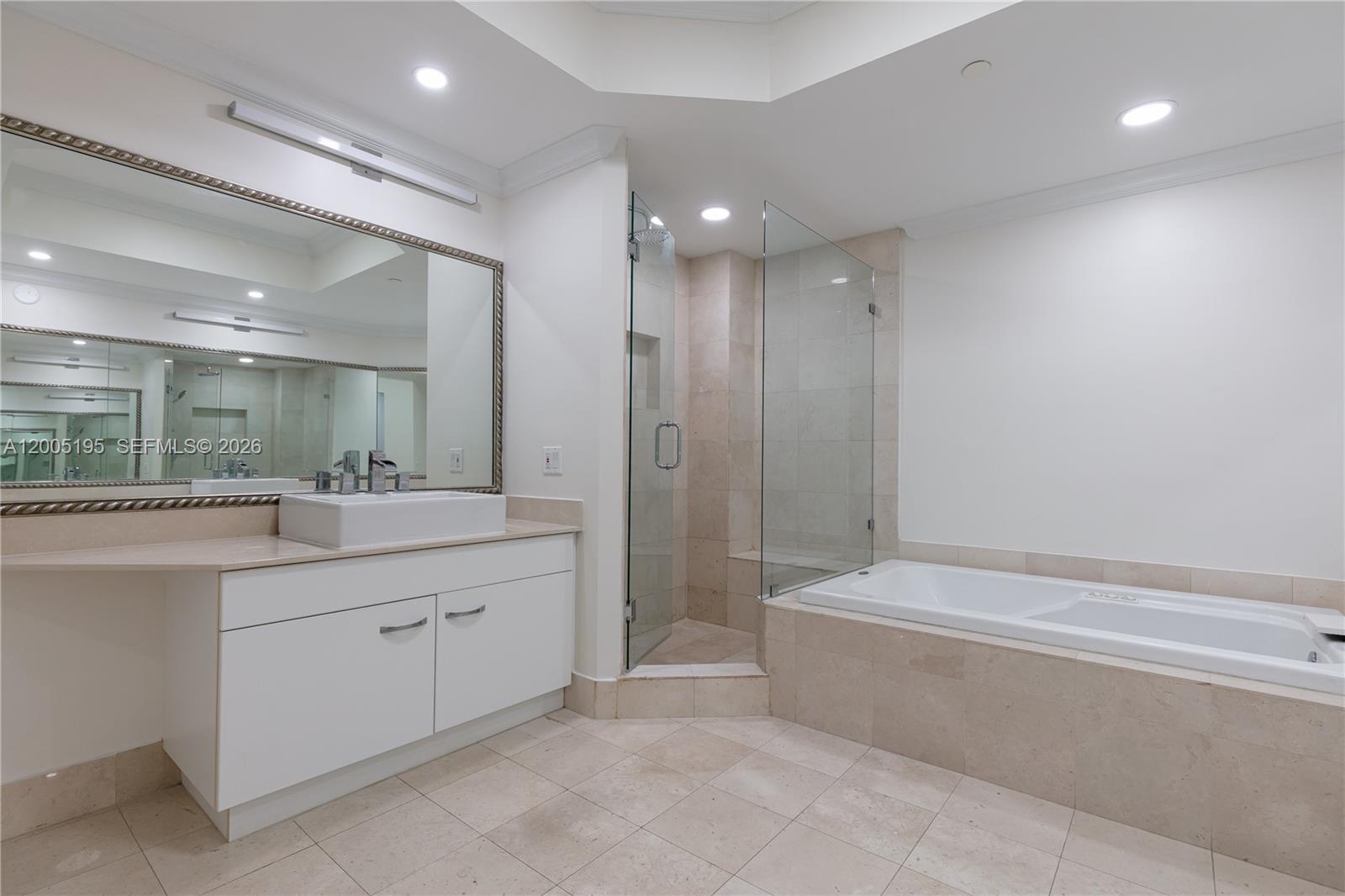 21150 Point Pl #LPH 2902 Aventura, FL 33180