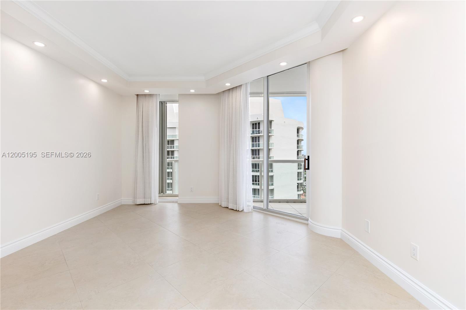 21150 Point Pl #LPH 2902 Aventura, FL 33180