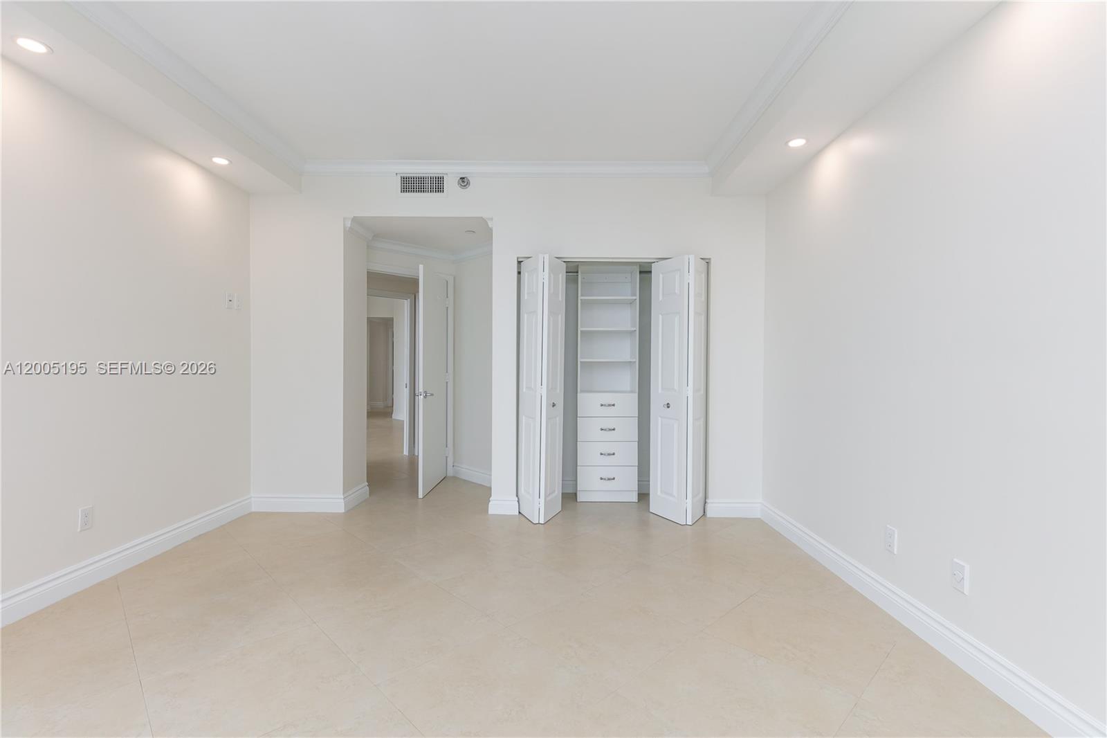 21150 Point Pl #LPH 2902 Aventura, FL 33180